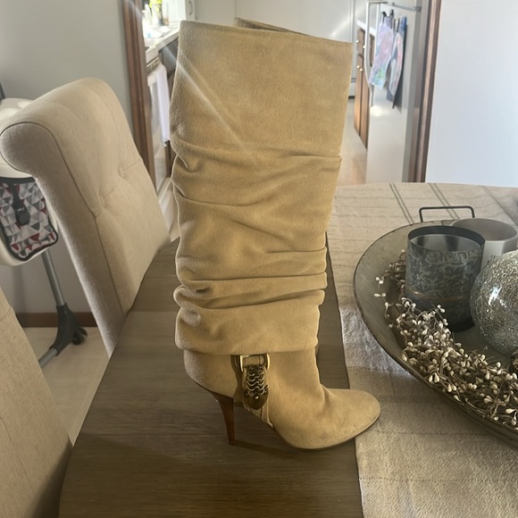 Christian Dior Suede Mid-Calf Slouch Boots with Chain Detail in Beige. - Picture 2 of 3